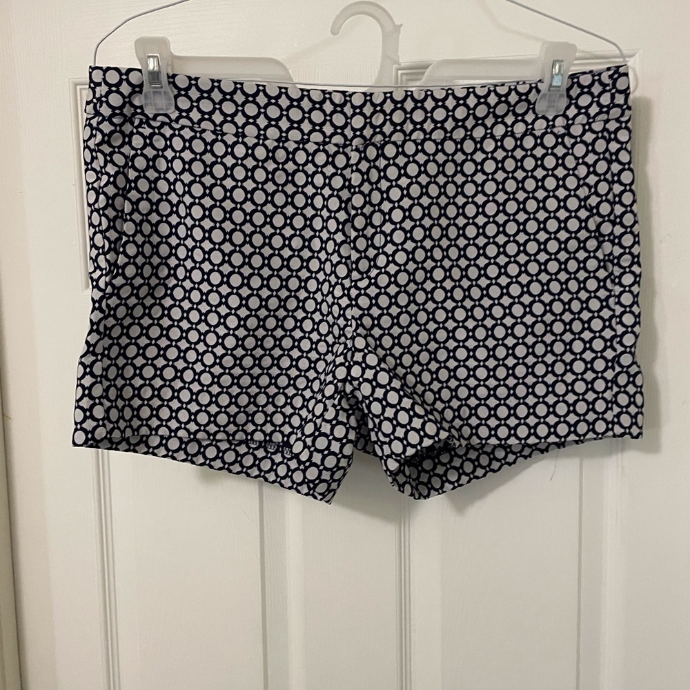 Banana Republic Navy and White Shorts. So cute low waist super stylish size 12